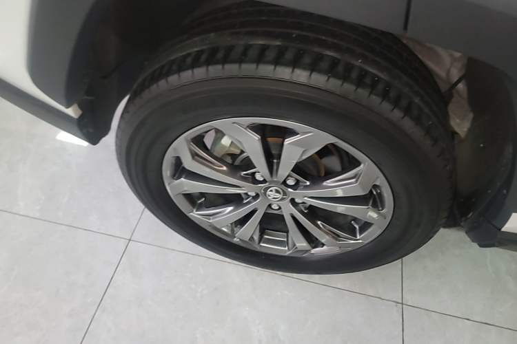 Used Toyota RAV4 2023 Dual-Motor 2.5L E-CVT Two-Wheel Drive Elite Edition Right Rear Wheel Hub