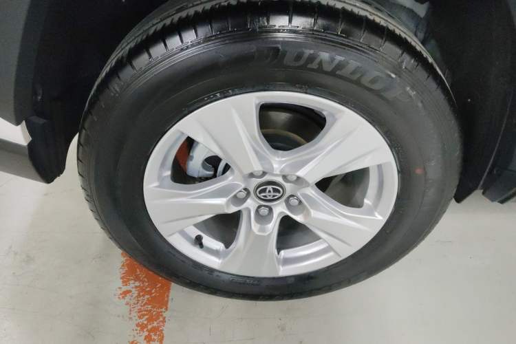 Used Toyota RAV4 2023 2.0L CVT Two-Wheel Drive Urban Edition Right Rear Wheel Hub