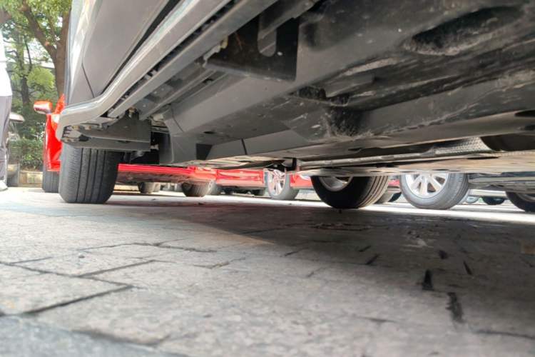 Used Toyota RAV4 2023 2.0L CVT Two-Wheel Drive Urban Edition Right Side Sill