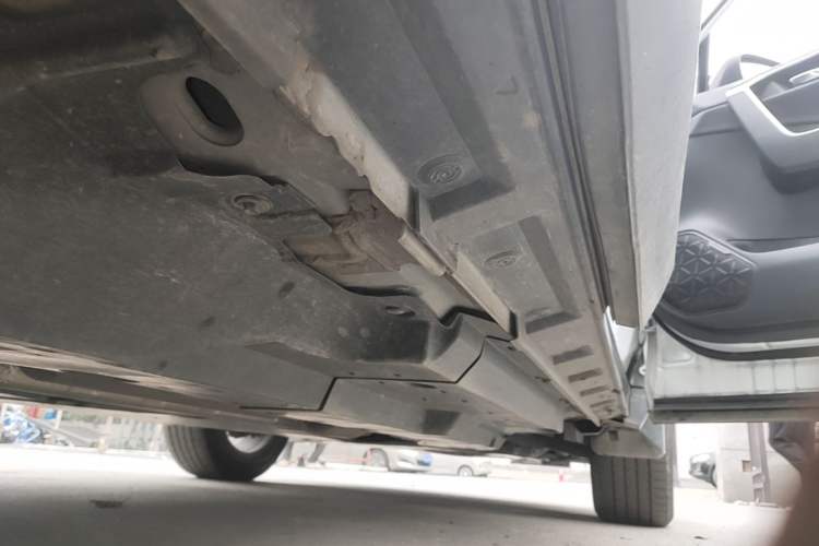 Used Toyota RAV4 2023 2.0L CVT 4x4 Explorer Plus Edition Right Side Sill