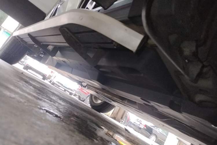Used Toyota RAV4 2023 2.0L CVT Two-Wheel Drive Urban Edition Right Side Sill