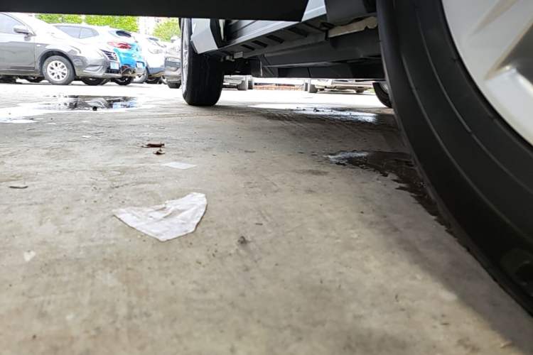 Used Toyota RAV4 2023 2.0L CVT Two-Wheel Drive Urban Edition Right Side Sill