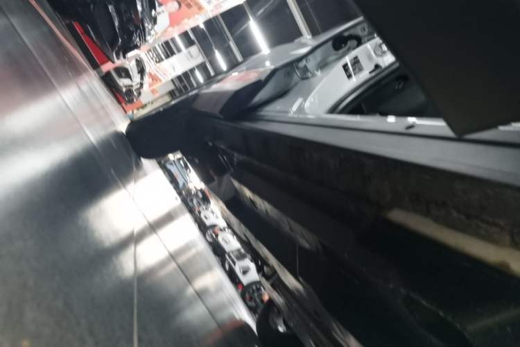 Used Toyota RAV4 2023 2.0L CVT Two-Wheel Drive Urban Edition Right Side Sill