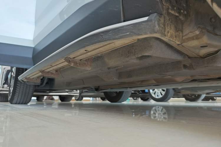Used Toyota RAV4 2023 2.0L CVT 4x4 Adventure Edition Right Side Sill