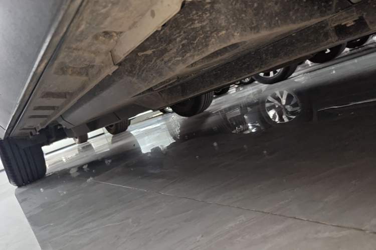 Used Toyota RAV4 2023 2.0L CVT Two-Wheel Drive Fashion Plus Edition Right Side Sill