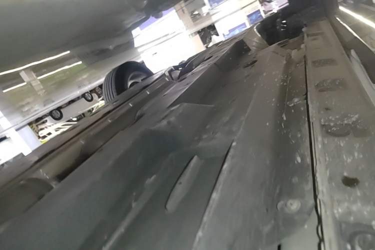 Used Toyota RAV4 2023 2.0L CVT Two-Wheel Drive Urban Edition Right Side Sill