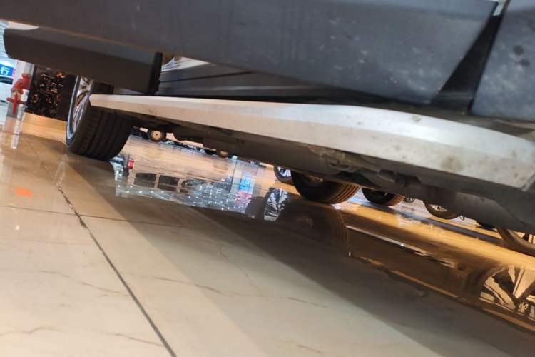 Used Toyota RAV4 2023 Dual-Engine 2.5L E-CVT Two-Wheel Drive Elite Plus Edition Right Side Sill