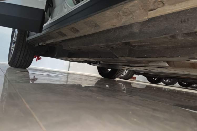 Used Toyota RAV4 2023 2.0L CVT Two-Wheel Drive Fashion Plus Edition Right Side Sill