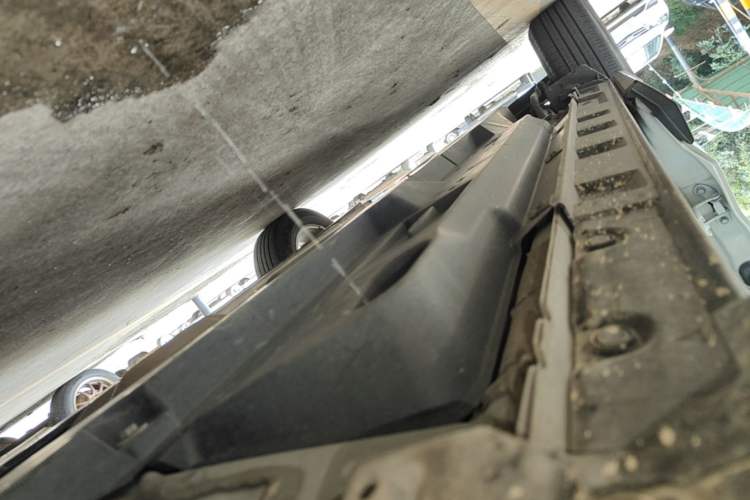 Used Toyota RAV4 2023 2.0L CVT Two-Wheel Drive Urban Edition Right Side Sill