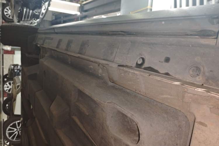 Used Toyota RAV4 2023 2.0L CVT Two-Wheel Drive Fashion Plus Edition Right Side Sill