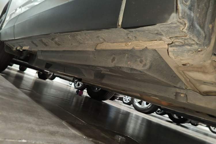 Used Toyota RAV4 2023 2.0L CVT Two-Wheel Drive Fashion Plus Edition Right Side Sill