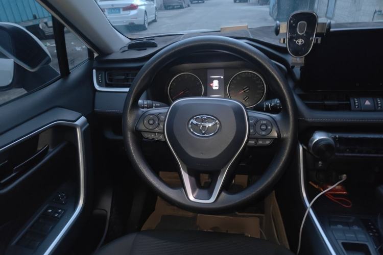 Used Toyota RAV4 2023 2.0L CVT Two-Wheel Drive Urban Edition Steering Wheel