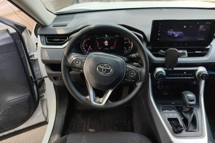 Used Toyota RAV4 2023 2.0L CVT Two-Wheel Drive Fashion Edition Steering Wheel