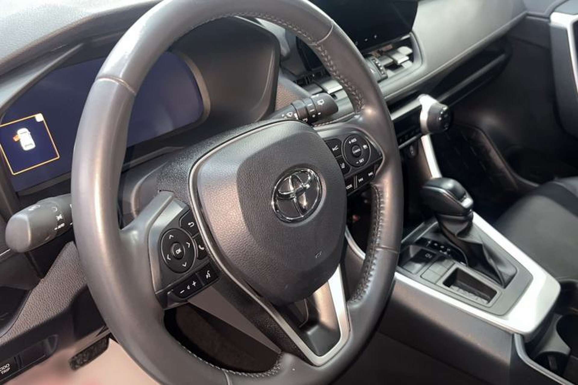 Used Toyota RAV4 2023 2.0L CVT Two-Wheel Drive Fashion Plus Edition Steering Wheel