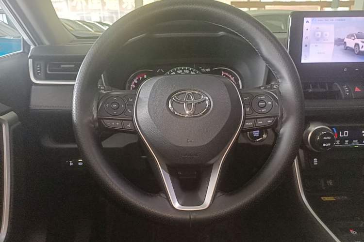 Used Toyota RAV4 2023 2.0L CVT Two-Wheel Drive Fashion Edition Steering Wheel