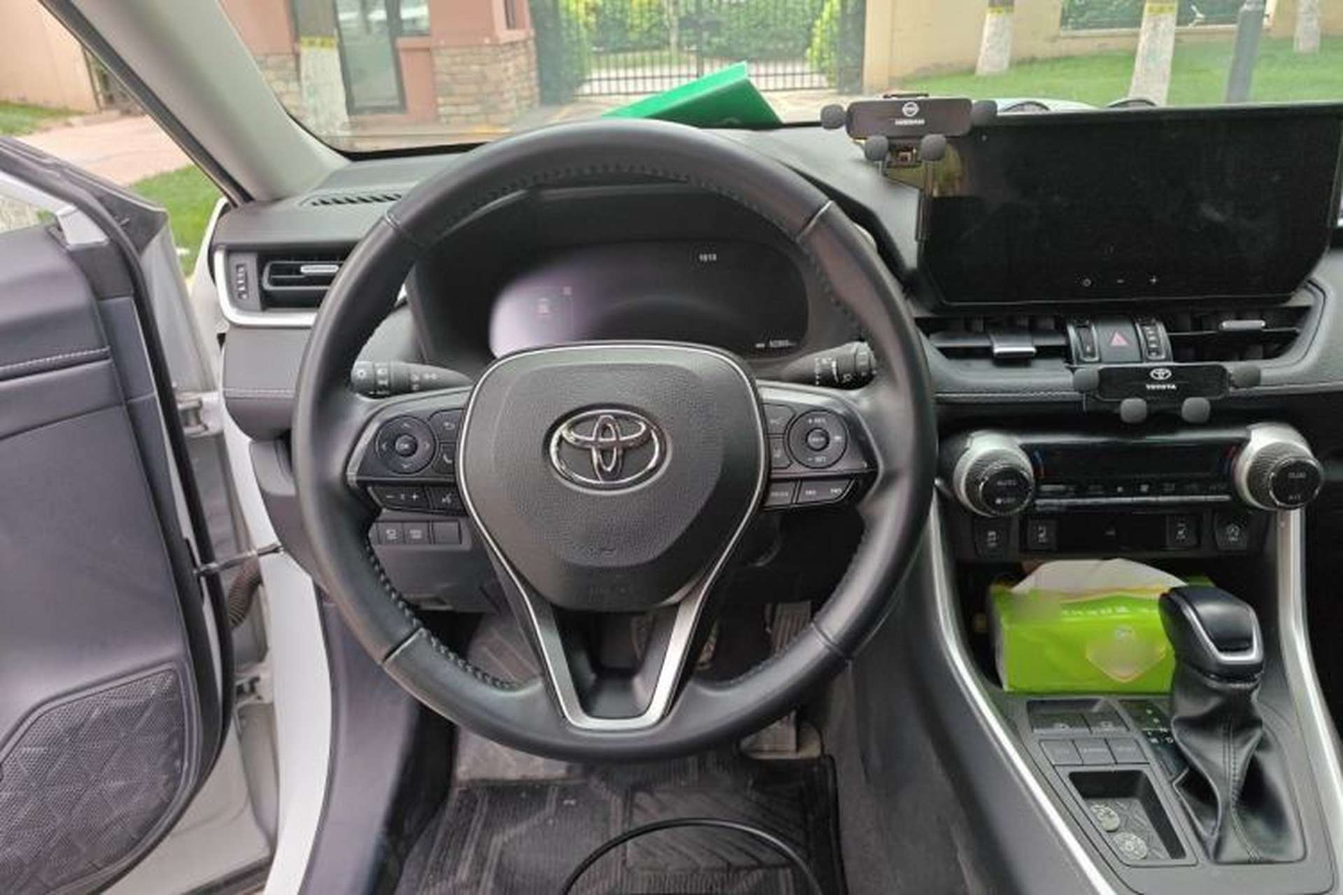 Used Toyota RAV4 2023 2.0L CVT Two-Wheel Drive Fashion Plus Edition Steering Wheel