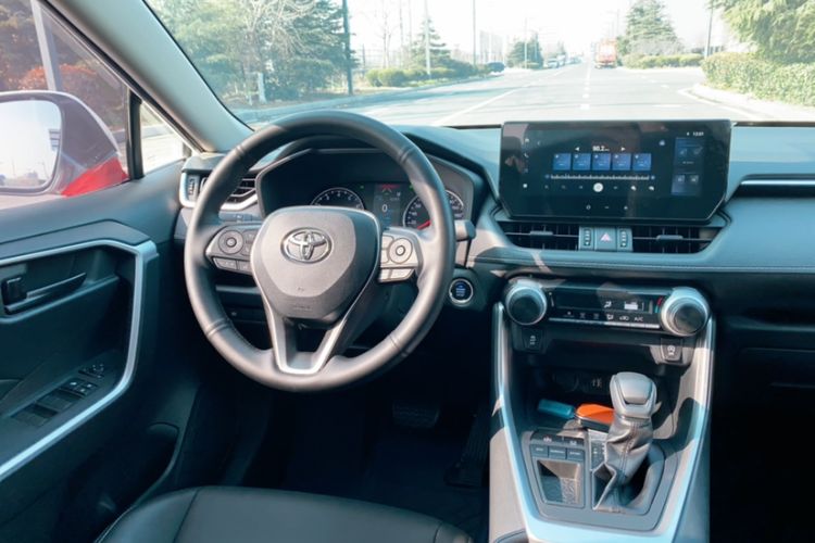 Used Toyota RAV4 2023 2.0L CVT Two-Wheel Drive Urban Edition Steering Wheel