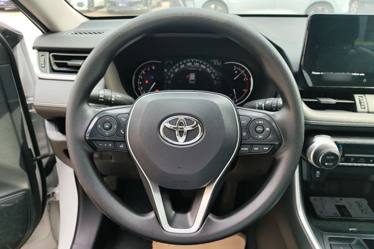 Used Toyota RAV4 2023 2.0L CVT Two-Wheel Drive Fashion Edition Steering Wheel