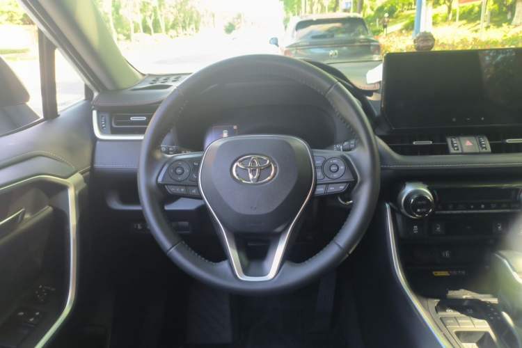 Used Toyota RAV4 2023 2.0L CVT Two-Wheel Drive 20th Anniversary Platinum Edition Steering Wheel