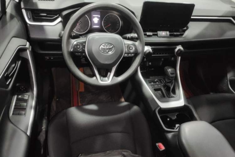 Used Toyota RAV4 2023 2.0L CVT Two-Wheel Drive Urban Edition Steering Wheel