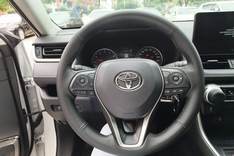 Used Toyota RAV4 2023 2.0L CVT Two-Wheel Drive Urban Edition Steering Wheel