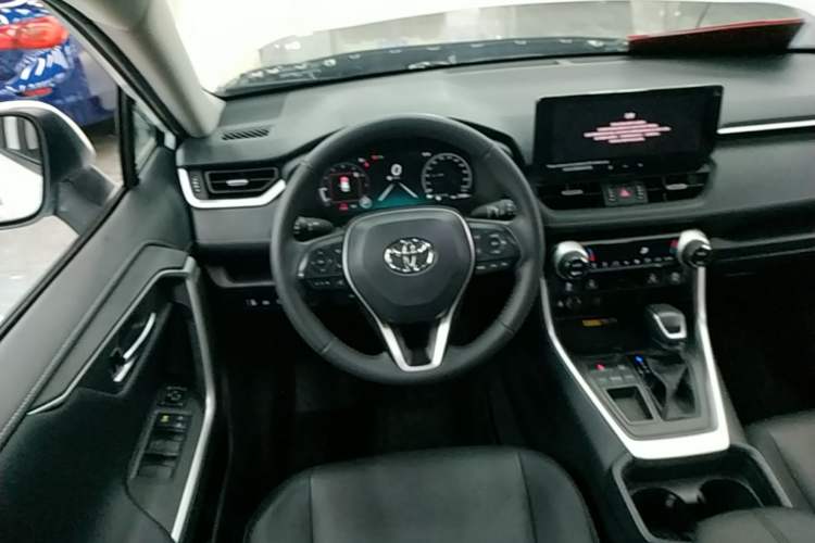 Used Toyota RAV4 2023 2.0L CVT Two-Wheel Drive Fashion Plus Edition Steering Wheel