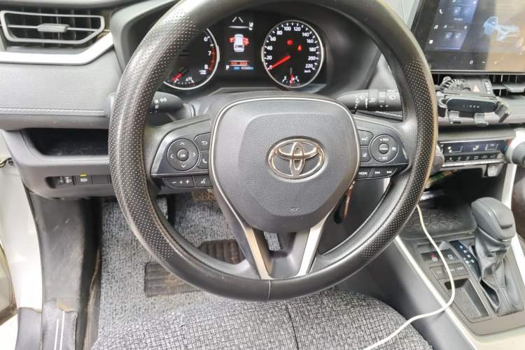 Used Toyota RAV4 2023 2.0L CVT Two-Wheel Drive Urban Edition Steering Wheel