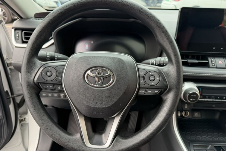 Used Toyota RAV4 2023 Dual-Motor 2.5L E-CVT Two-Wheel Drive Elite Edition Steering Wheel
