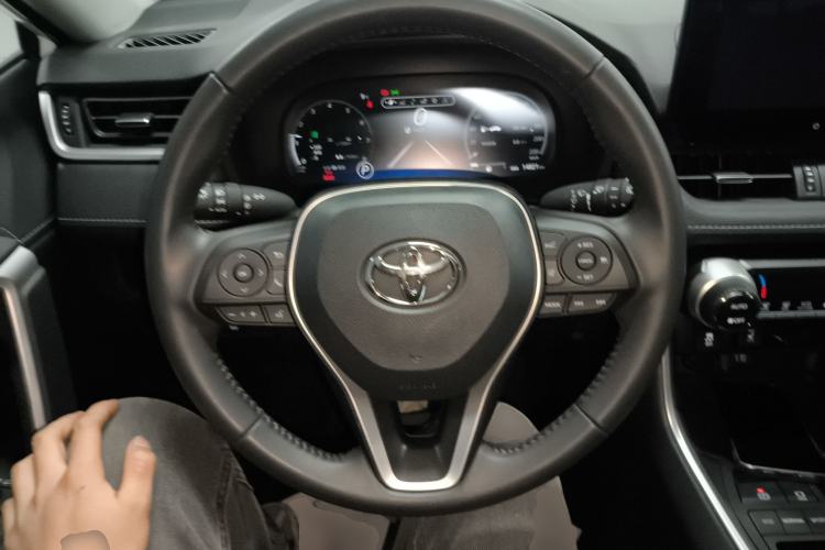 Used Toyota RAV4 2023 2.0L CVT Two-Wheel Drive Fashion Plus Edition Steering Wheel