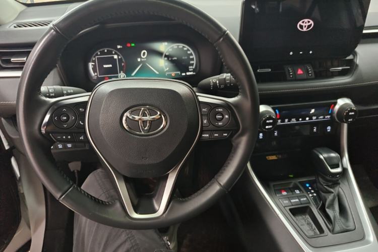 Used Toyota RAV4 2023 2.0L CVT Two-Wheel Drive Fashion Plus Edition Steering Wheel