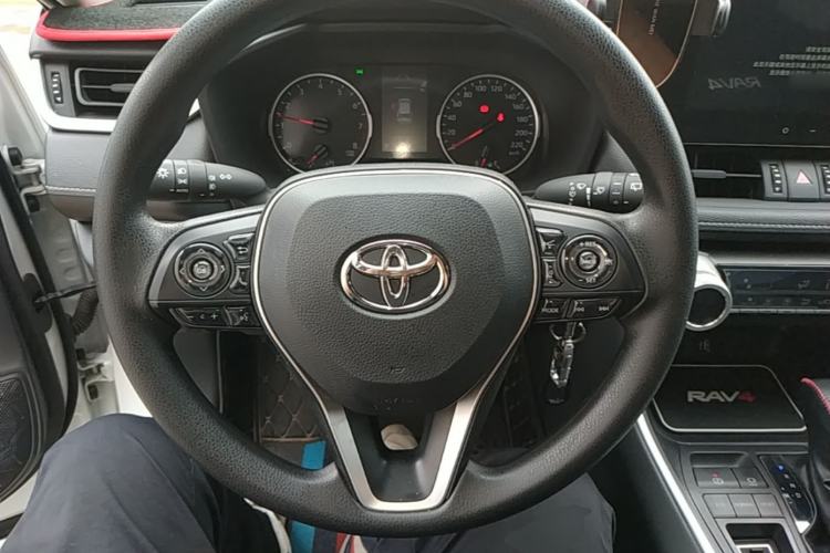 Used Toyota RAV4 2023 2.0L CVT Two-Wheel Drive Urban Edition Steering Wheel