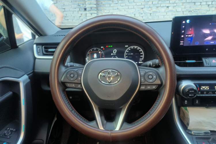Used Toyota RAV4 2023 2.0L CVT Two-Wheel Drive Fashion Plus Edition Steering Wheel