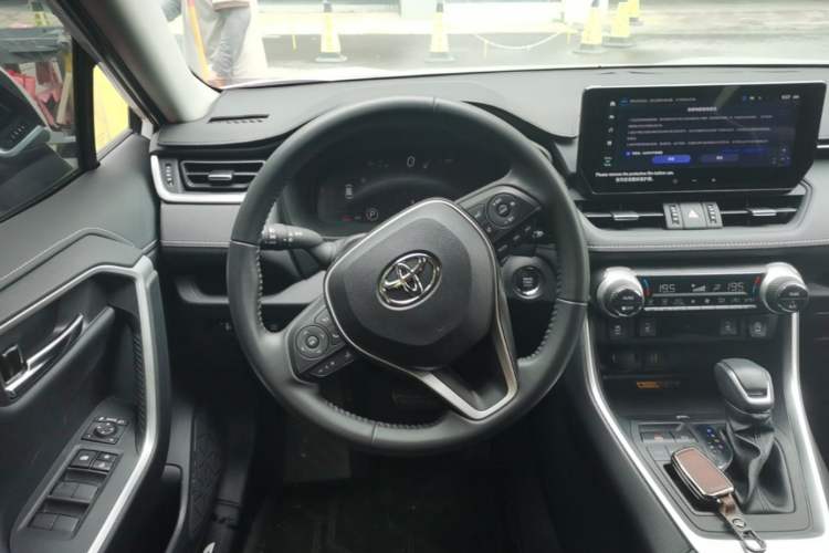 Used Toyota RAV4 2023 2.0L CVT Two-Wheel Drive Fashion Plus Edition Steering Wheel