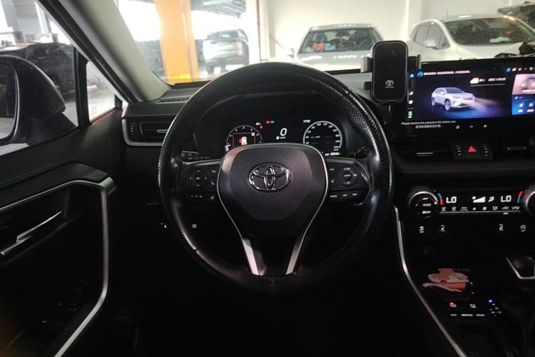 Used Toyota RAV4 2023 2.0L CVT Two-Wheel Drive Fashion Plus Edition Steering Wheel