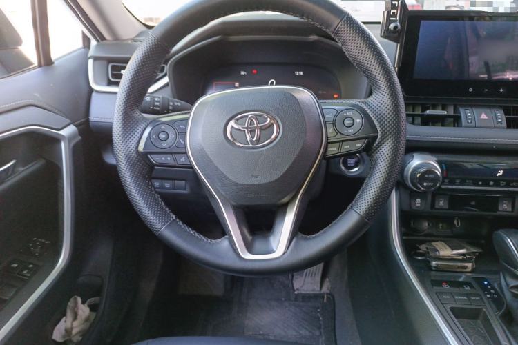 Used Toyota RAV4 2023 2.0L CVT Two-Wheel Drive 20th Anniversary Platinum Edition Steering Wheel