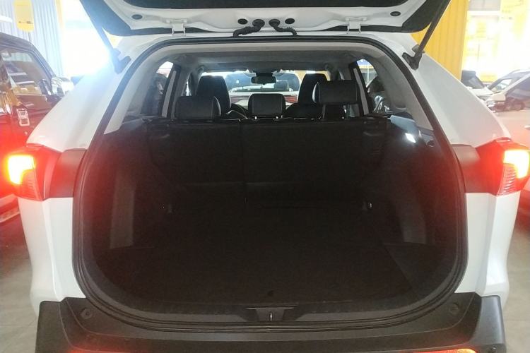 Used Toyota RAV4 2023 2.0L CVT Two-Wheel Drive Fashion Edition Trunk