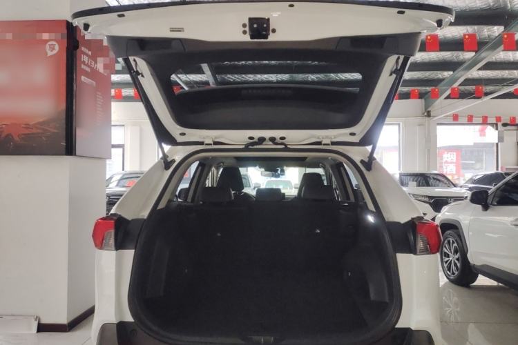 Used Toyota RAV4 2023 2.0L CVT Two-Wheel Drive Fashion Plus Edition Trunk