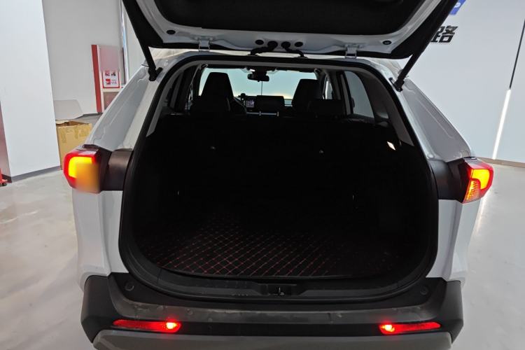 Used Toyota RAV4 2023 Dual-Engine 2.5L E-CVT Two-Wheel Drive Elite Plus Edition Trunk