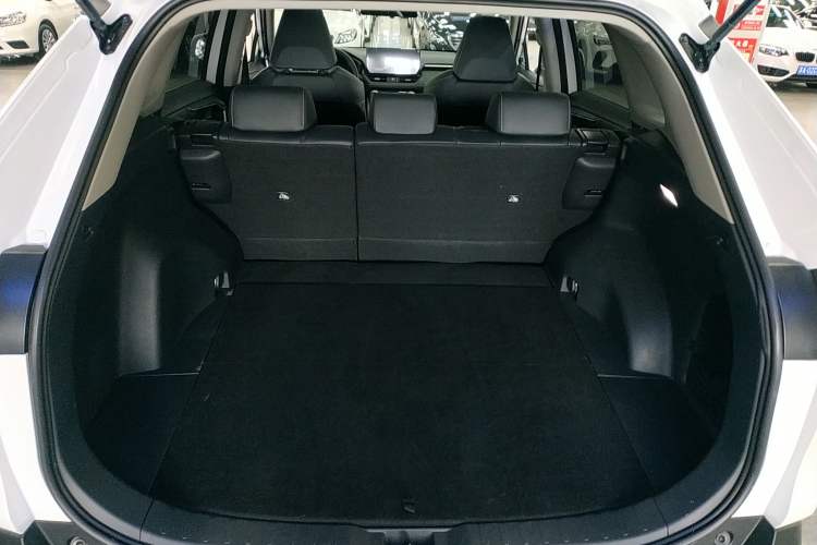 Used Toyota RAV4 2023 2.0L CVT Two-Wheel Drive Fashion Plus Edition Trunk