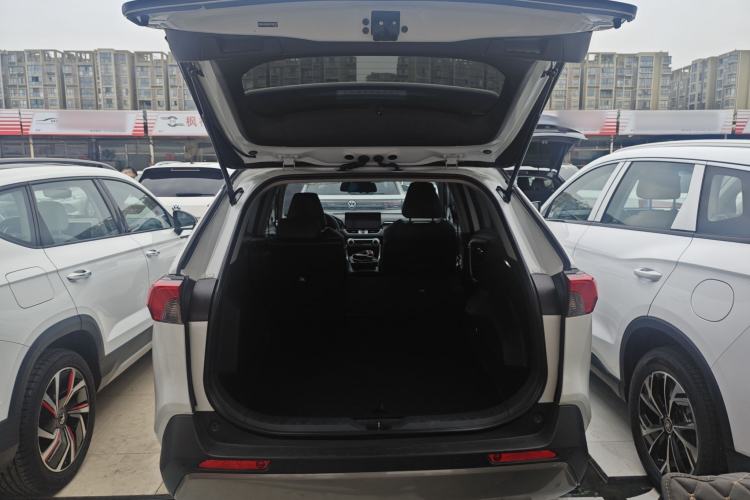Used Toyota RAV4 2023 2.0L CVT Two-Wheel Drive Fashion Plus Edition Trunk