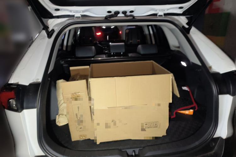 Used Toyota RAV4 2023 2.0L CVT Two-Wheel Drive Fashion Plus Edition Trunk