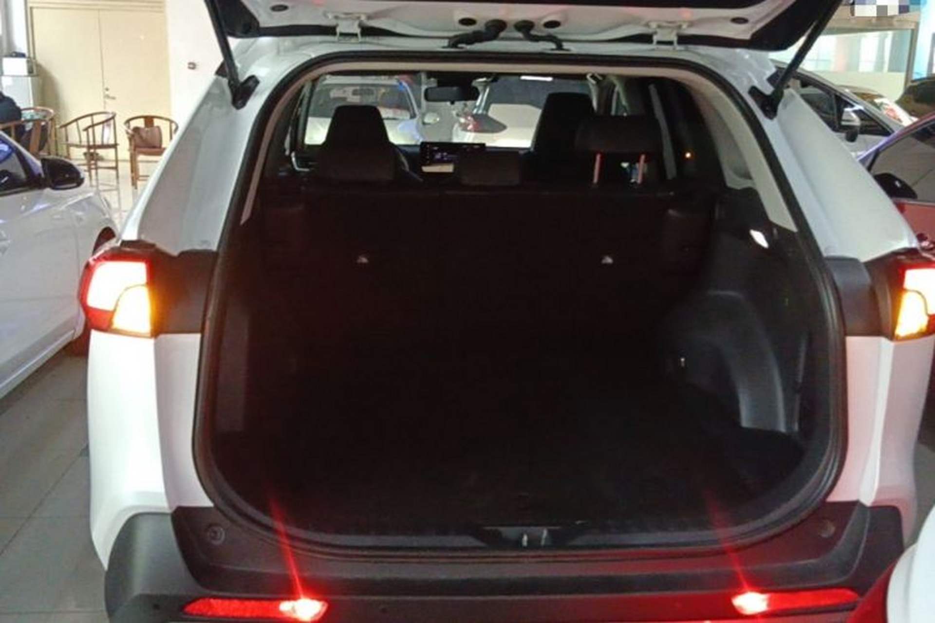 Used Toyota RAV4 2023 2.0L CVT Two-Wheel Drive Fashion Plus Edition Trunk