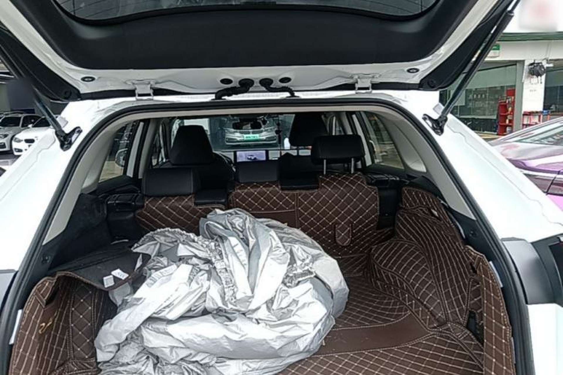 Used Toyota RAV4 2023 2.0L CVT Two-Wheel Drive Fashion Plus Edition Trunk