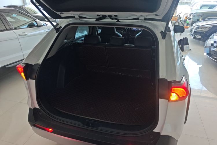 Used Toyota RAV4 2023 2.0L CVT 4x4 Adventure Edition Trunk