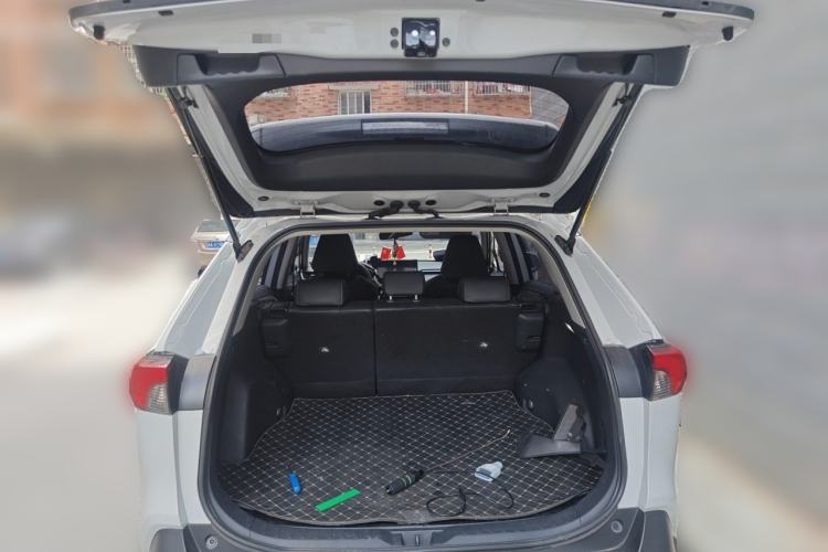 Used Toyota RAV4 2023 2.0L CVT Two-Wheel Drive Fashion Plus Edition Trunk