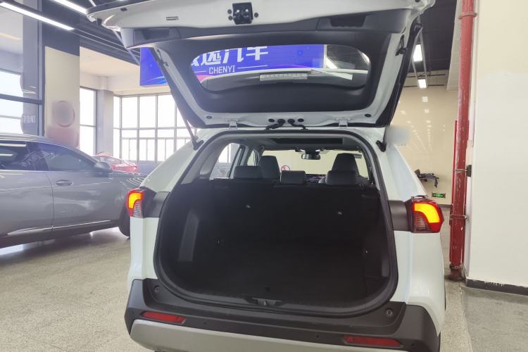 Used Toyota RAV4 2023 2.0L CVT Two-Wheel Drive Fashion Plus Edition Trunk