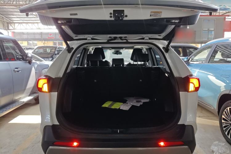 Used Toyota RAV4 2023 2.0L CVT Two-Wheel Drive 20th Anniversary Platinum Edition Trunk