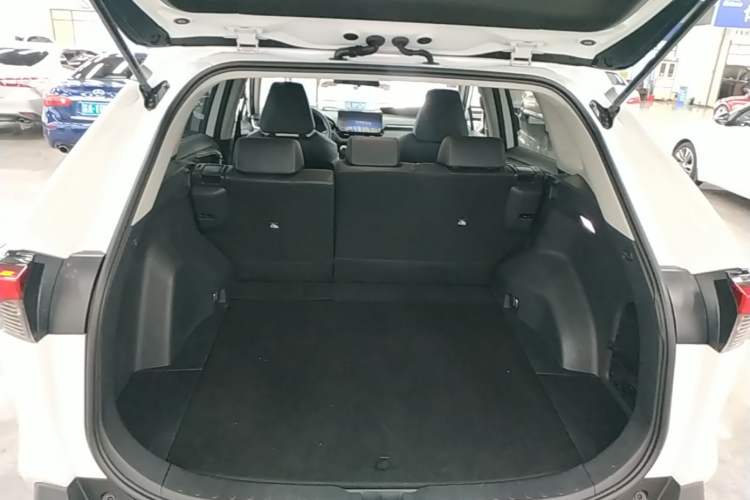 Used Toyota RAV4 2023 2.0L CVT Two-Wheel Drive Fashion Plus Edition Trunk