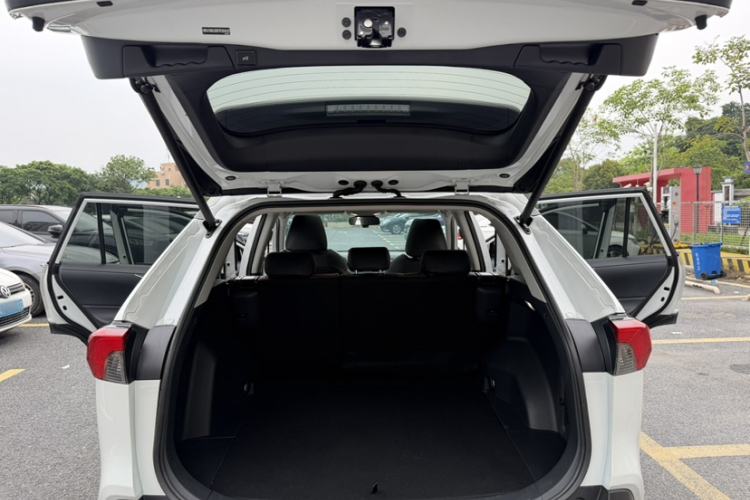 Used Toyota RAV4 2023 Dual-Motor 2.5L E-CVT Two-Wheel Drive Elite Edition Trunk