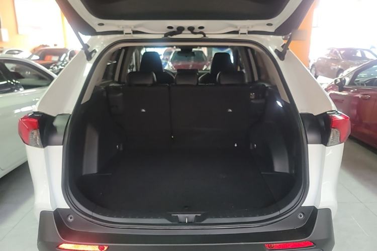Used Toyota RAV4 2023 Dual-Motor 2.5L E-CVT Two-Wheel Drive Elite Edition Trunk